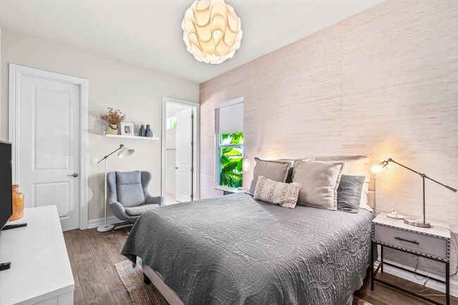 Building Photo - 114 Carmela Ct