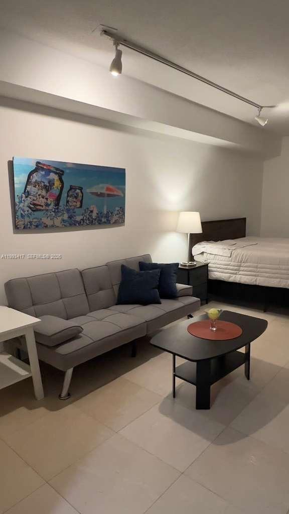 Building Photo - 1200 Brickell Bay Dr