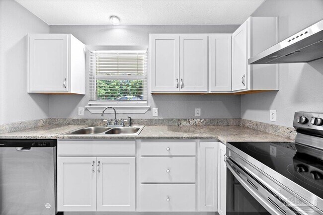 Building Photo - 6587 Bass Ln