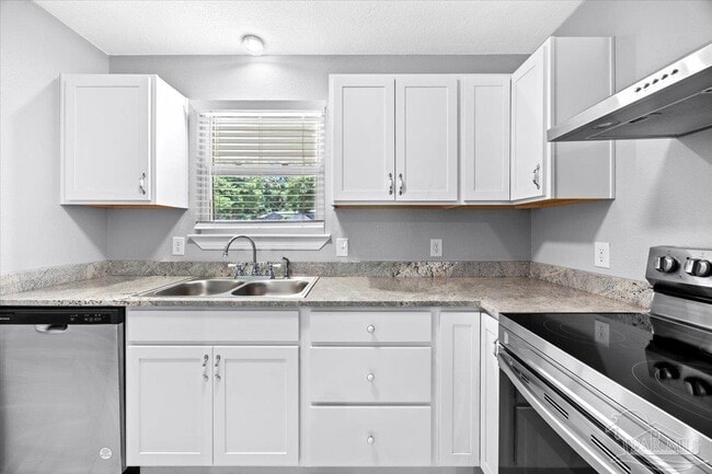 Building Photo - 6589 Bass Ln