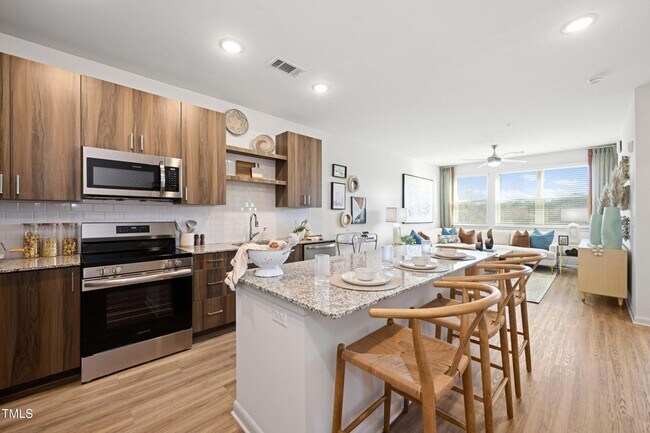 Building Photo - 211 Hammond Center Dr