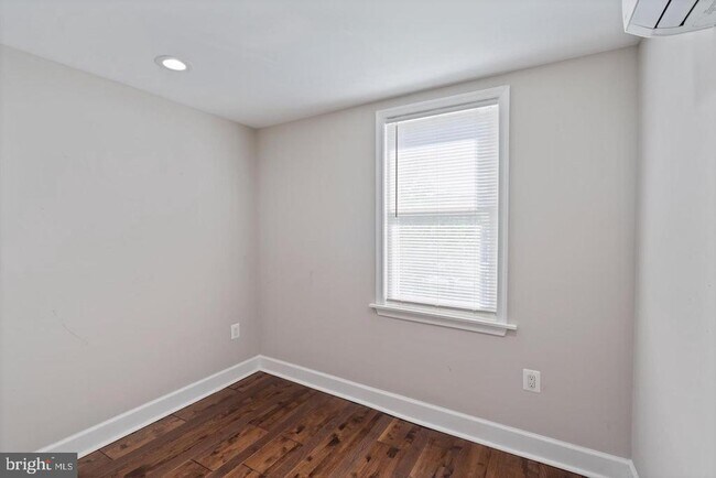 Building Photo - 3819 Roland Ave