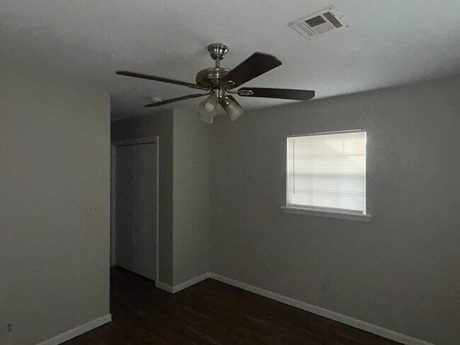 Building Photo - 9406 E 37th Ct