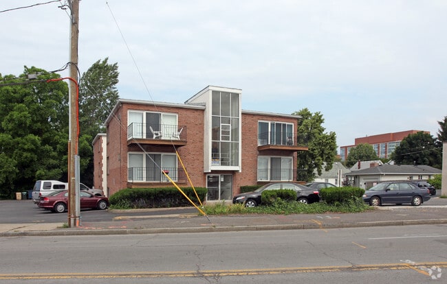 Building Photo - 1545 Mt Hope Ave