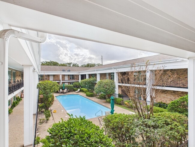 Building Photo - 5333 Richmond Ave.