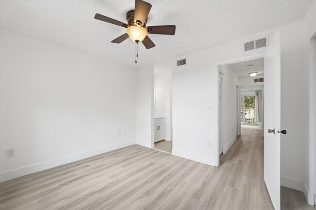 Building Photo - 3832 NW 90th Ave