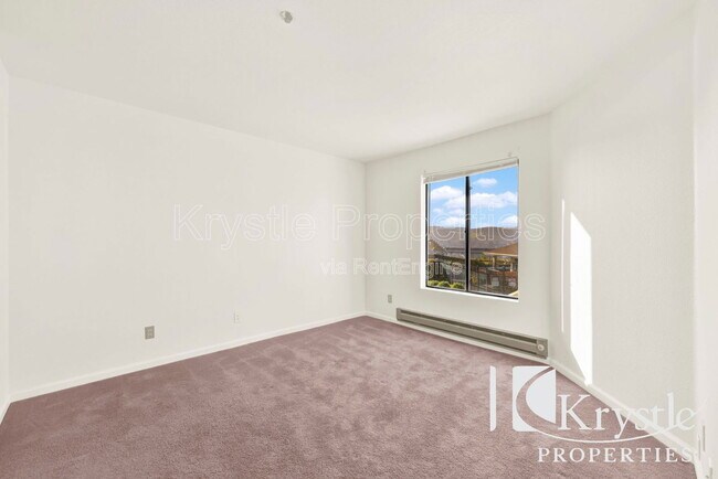 Building Photo - 1201 Glen Cove Pkwy