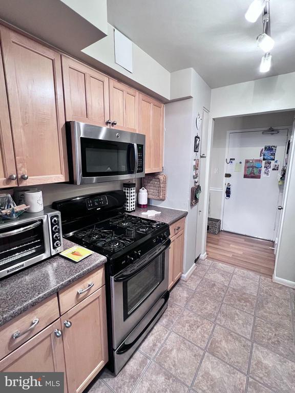 Building Photo - 600 Roosevelt Blvd