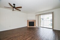 Building Photo - 2824 S Bartell Dr