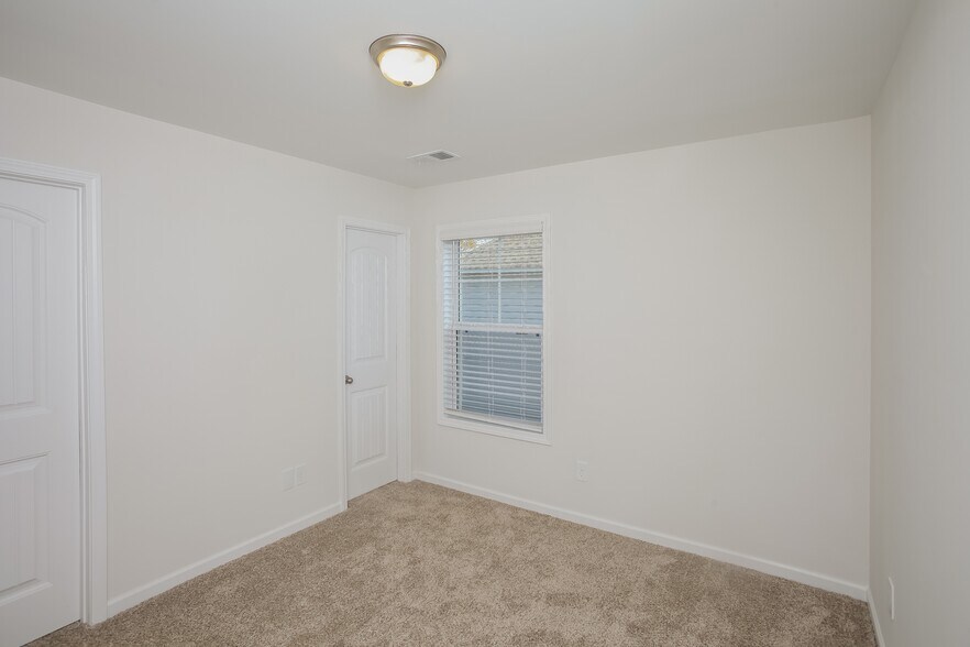 Building Photo - 176 Wahoo Cir