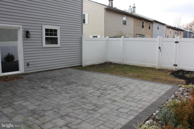 Building Photo - 252 Marble Ct