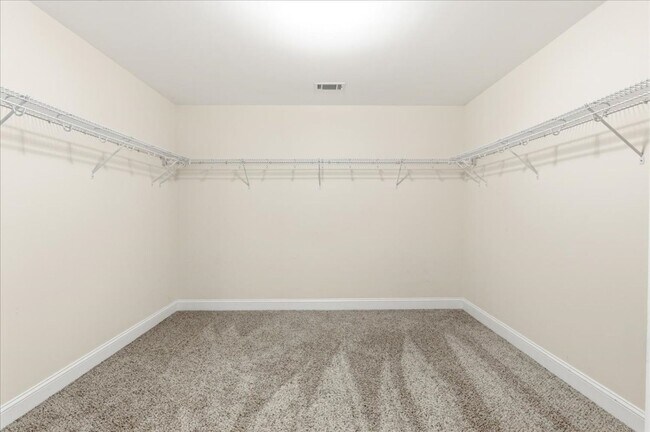 Building Photo - Welcome to Your Ideal Home: Where Luxury a...