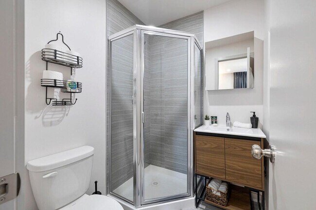 Building Photo - 94 Cottage St