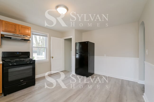 Building Photo - Living where You Love is Good for your Heart!