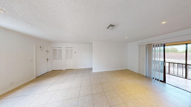 Building Photo - 1580 Montauk Dr