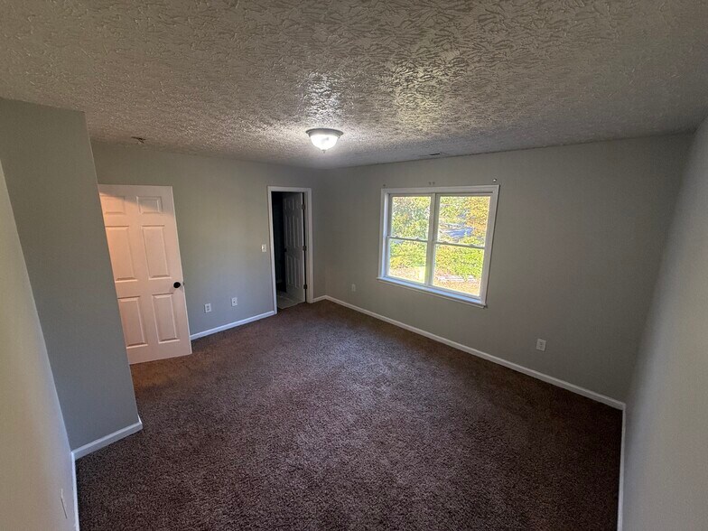 Building Photo - 1 Donnell Ave