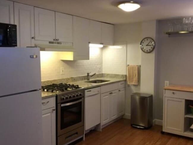 Building Photo - 124 Sutherland Rd