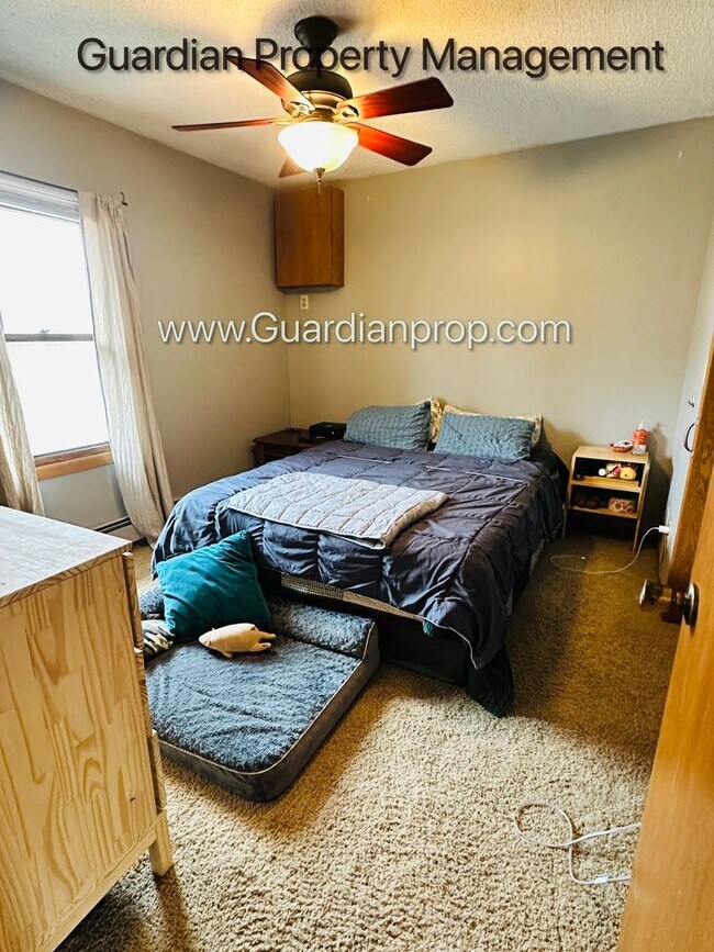 Building Photo - Orono Single Family Home, Large Garage, Sp...