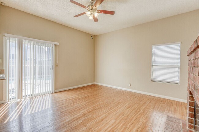 Building Photo - Beautiful 4 bedroom POOL home close to Nellis AFB!