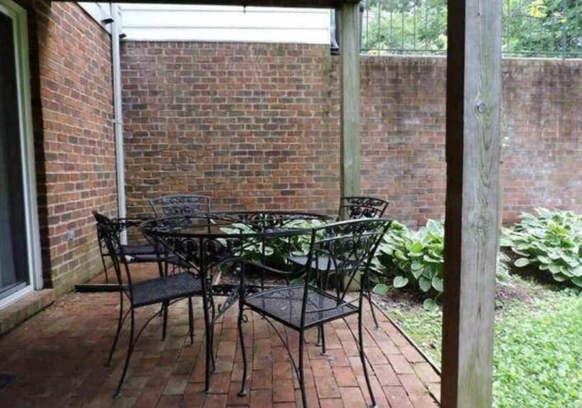 Building Photo - 956 Huntwood Ln