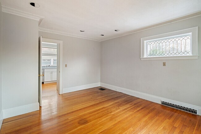 Building Photo - 110 Leonard St