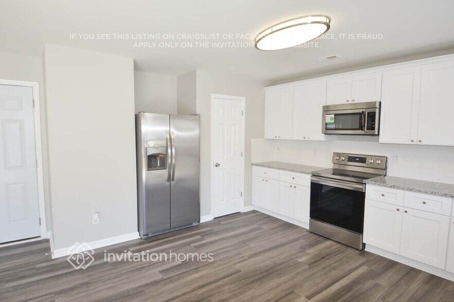 Building Photo - 4004 Flat Sedge Ln