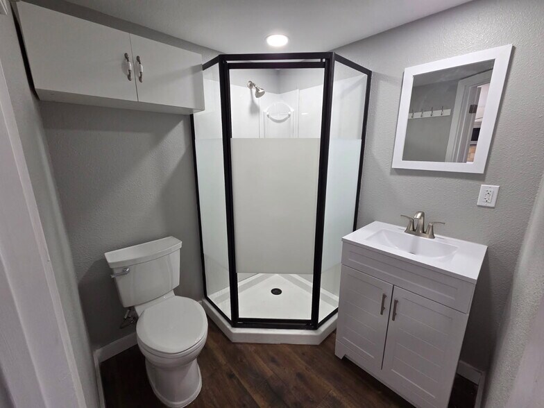 Building Photo - 1120 Rigsby Ave