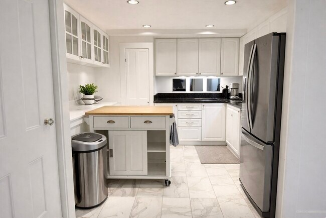 Building Photo - 133 Commonwealth Ave