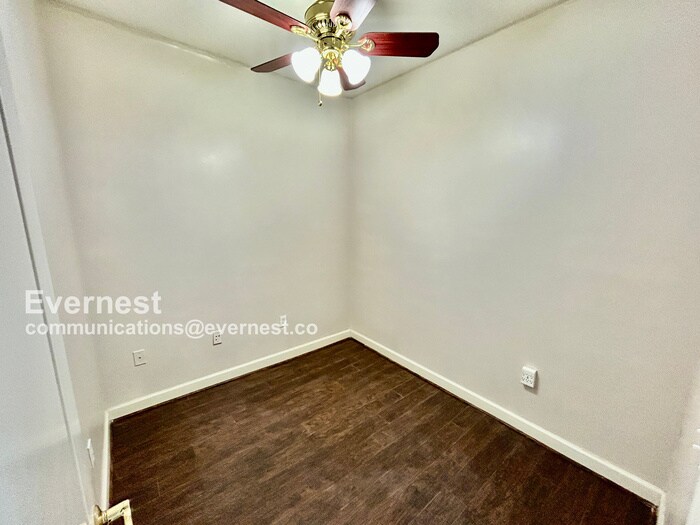 Building Photo - 195 14th St NE