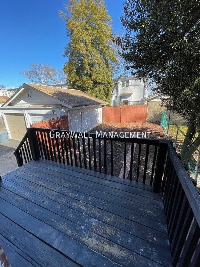 Building Photo - 89 Ridley Ave