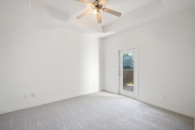 Building Photo - New Rental!!