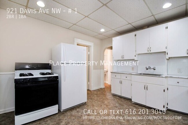 Building Photo - 921 Davis Ave NW