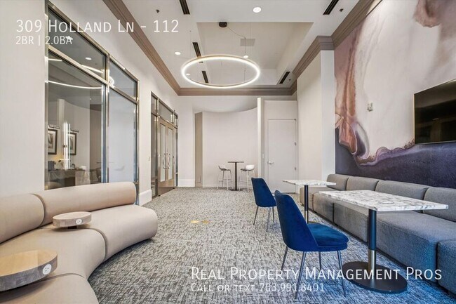 Building Photo - 309 Holland Ln