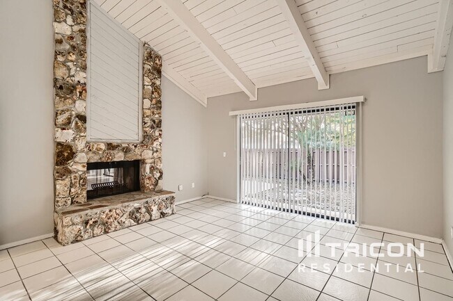 Building Photo - 1032 Weathered Wood Cir