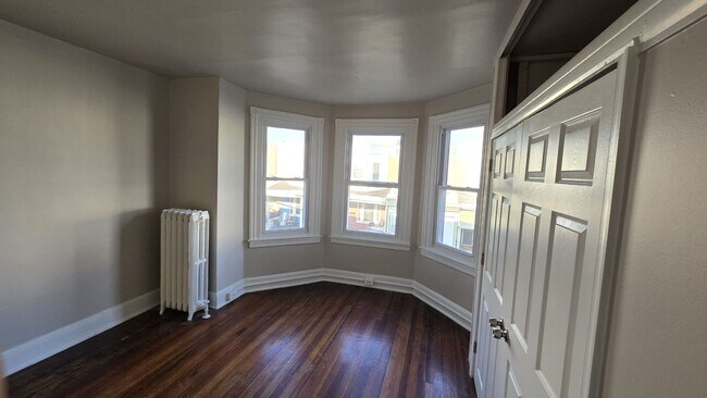 Building Photo - Beautiful West Philadelphia Porch Front