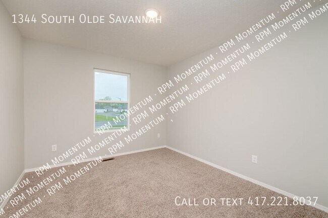 Building Photo - 1344 S Olde Savannah Ave