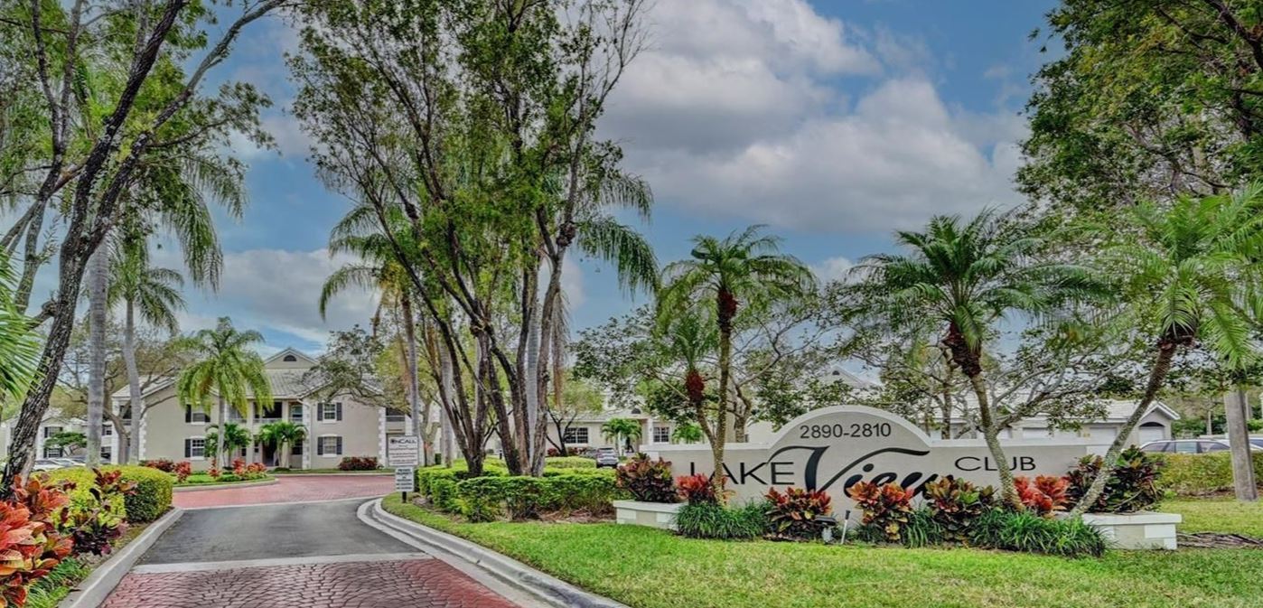 Building Photo - 2861 N Oakland Forest Dr