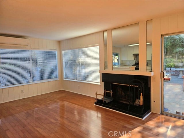 Building Photo - 2125 Camino La Vista