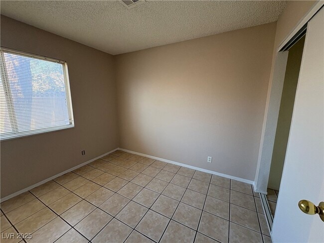 Building Photo - 67 N Christy Ln