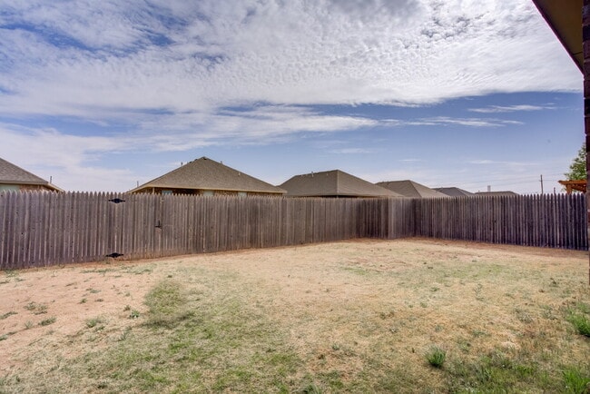 Building Photo - Great newer home in Frenship ISD