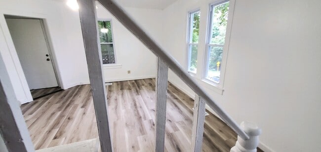 Building Photo - 493 Williams St