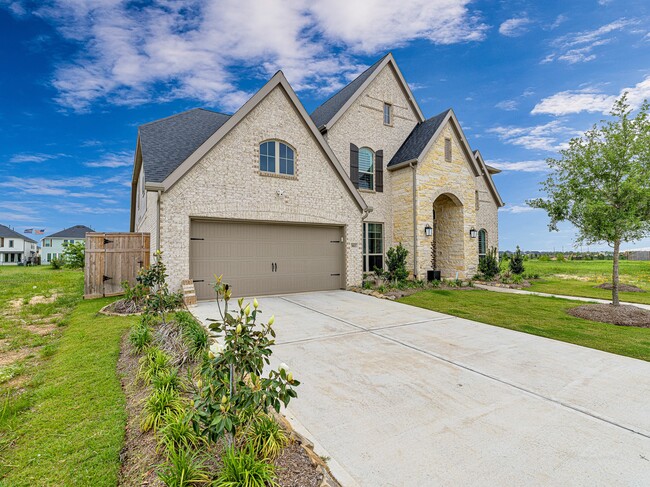 Building Photo - 5615 Logan Ridge Ln