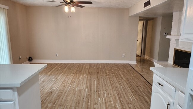 Building Photo - 7314 El Cresta Dr