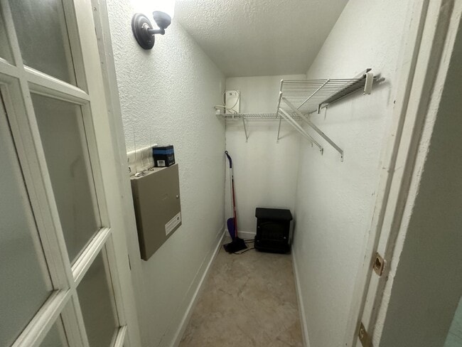 Building Photo - Rent Includes Electric and Water