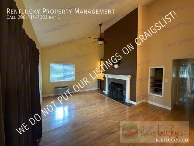 Building Photo - 12721 NE 129th Ct