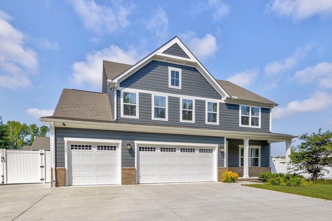 Building Photo - Luxurious 4-bed