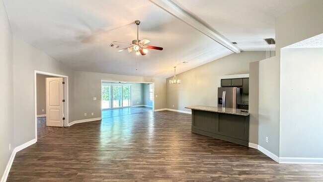 Building Photo - The Glads