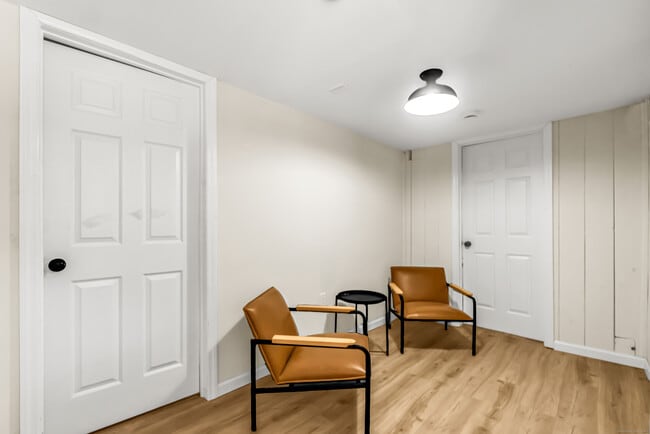 Building Photo - 149 Lakeside Blvd E