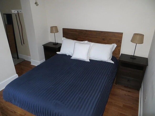 Building Photo - 1639 Carpenter St