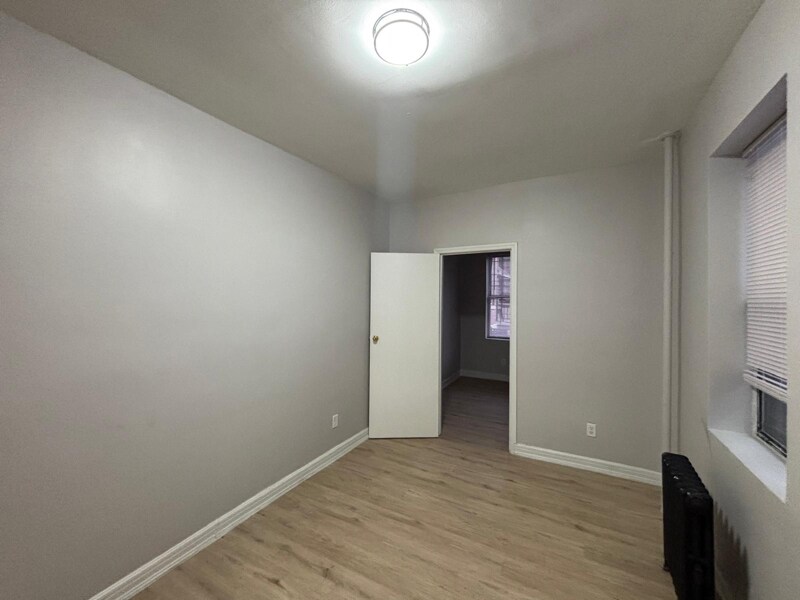 Building Photo - 303 58th St